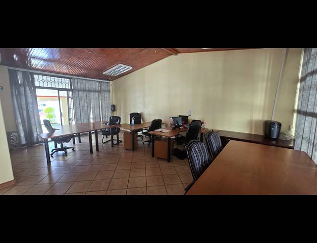 402M² OFFICE FOR SALE IN POLOKWANE CENTRAL